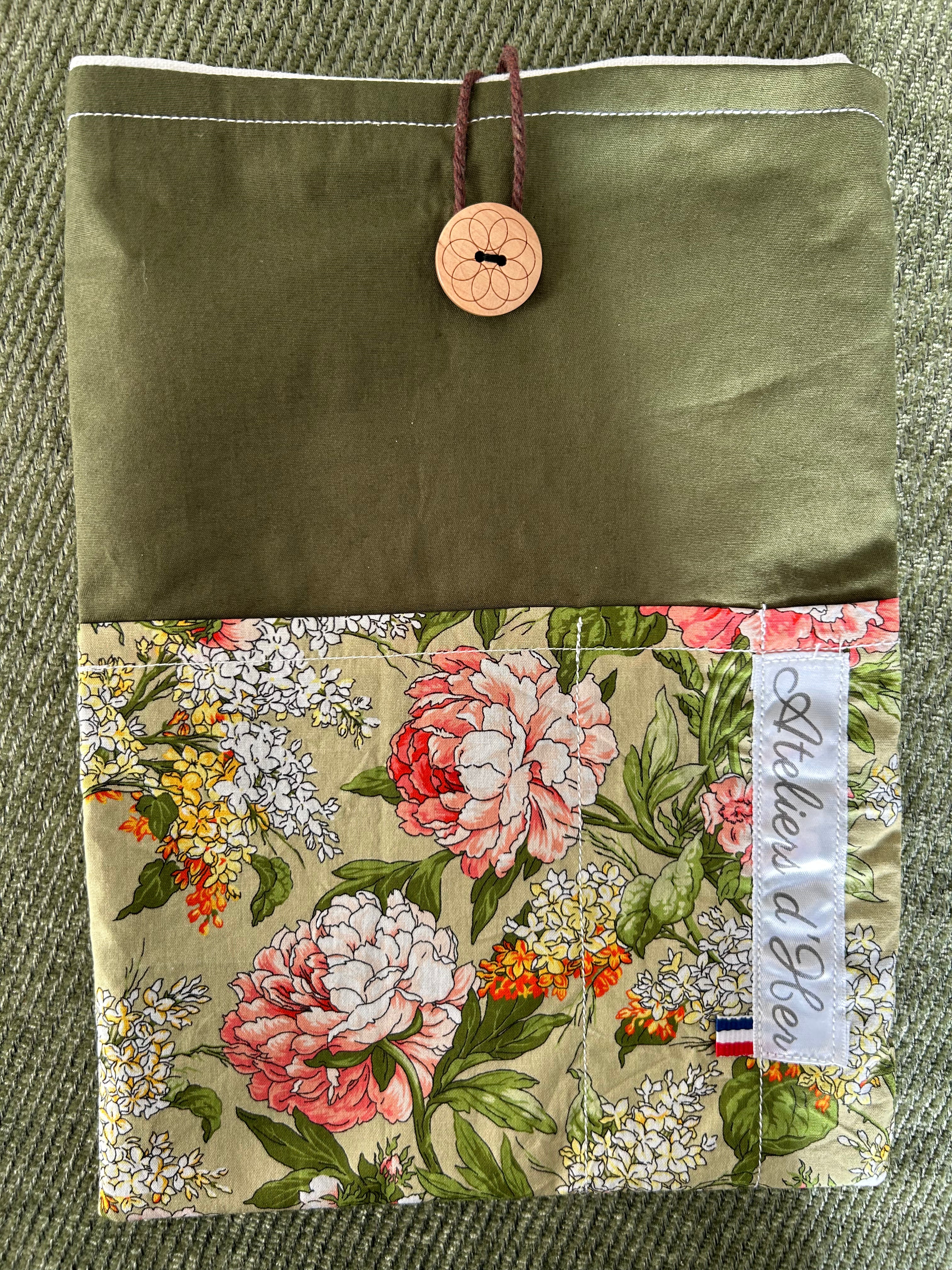 Housse protège livre - Pièce unique - Fleurs