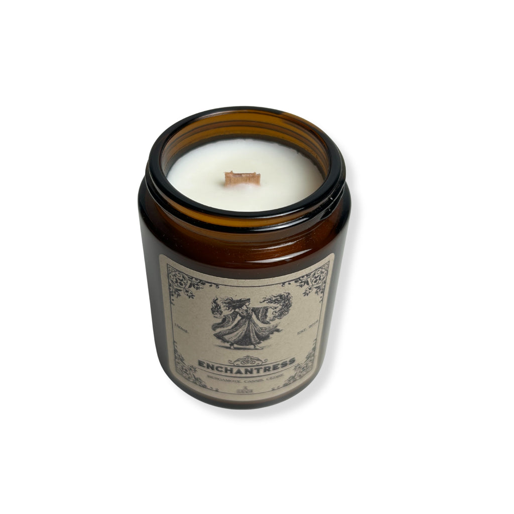 Bougie Enchantress • Bergamote, Cassis